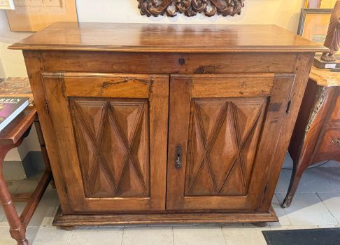 Buffet en noyer XVIIIe siècle
