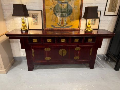 Buffet asiatique rouge