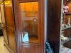 Vitrine d’angle en merisier