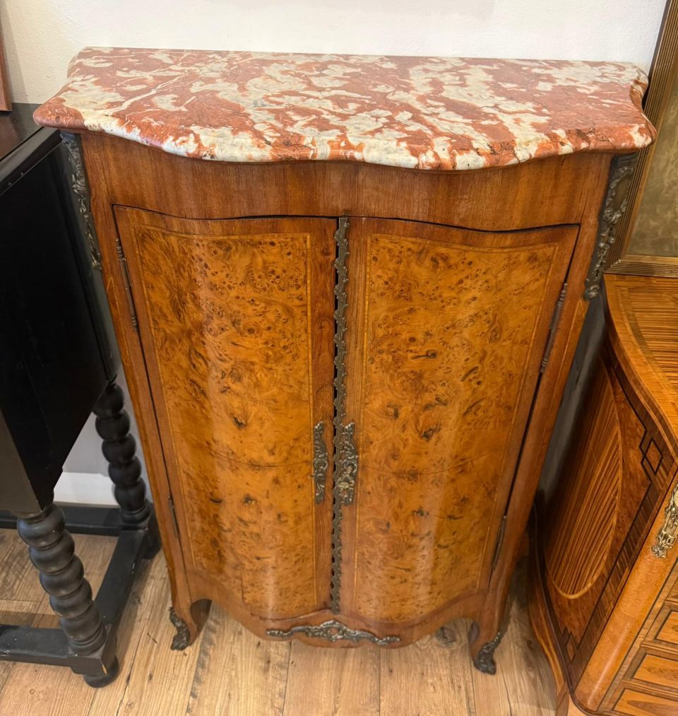 Meuble de style Louis XV