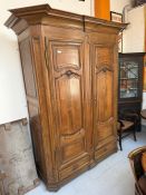 Grande armoire en chêne XVIIIieme