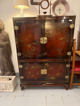 Meuble asiatique laqué rouge