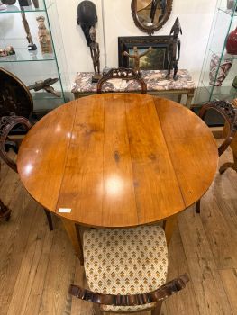 Table ronde en merisier