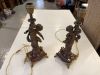 Paire de lampes de style Louis XVI aux putti