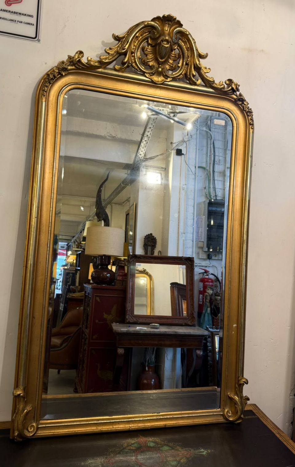 Grand miroir doré de style Louis XV