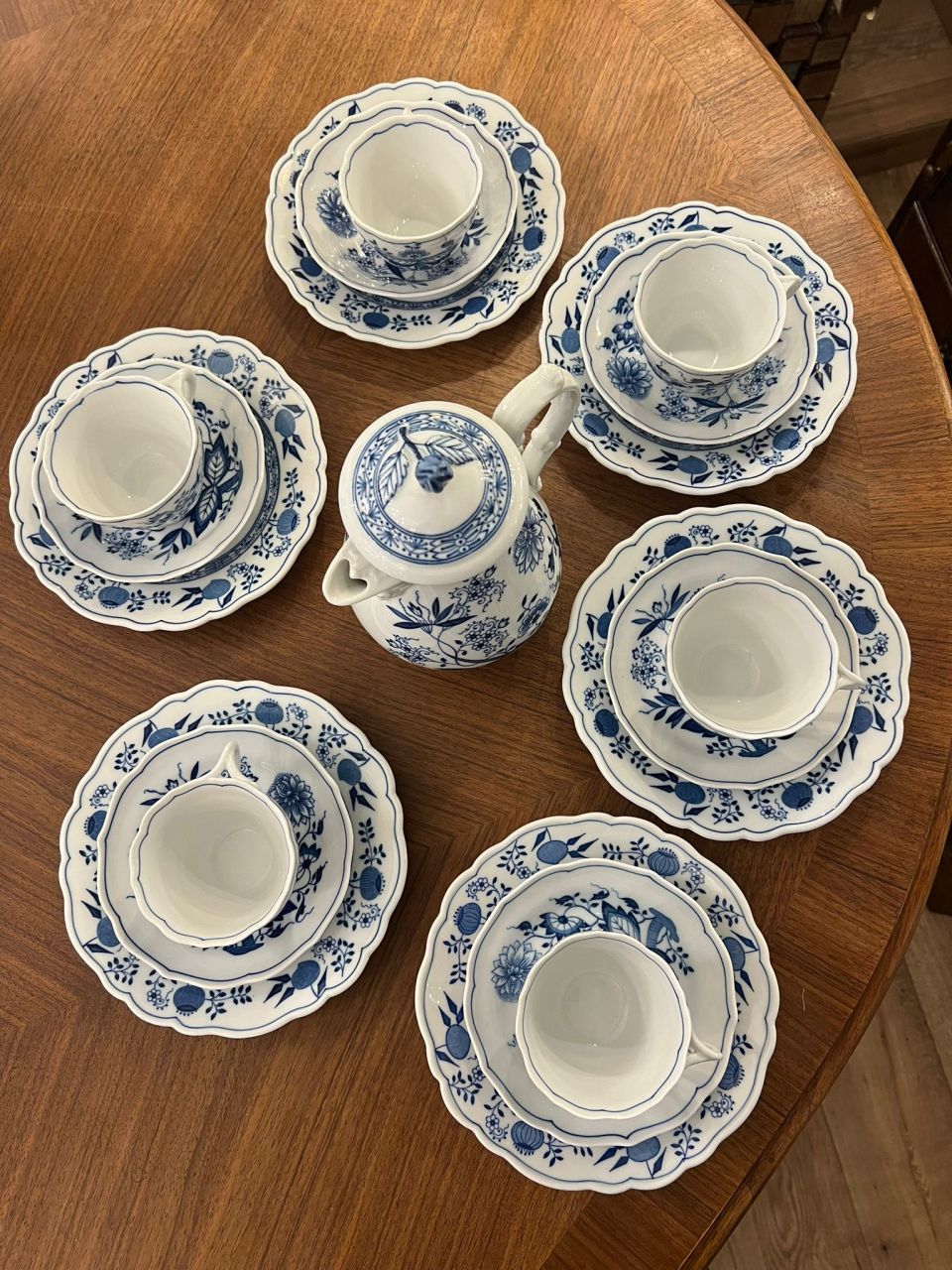 Service à thé bleu en porcelaine allemande