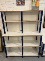 Étagère blanche à montants bleus
