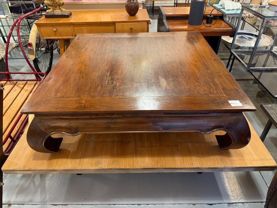 Table de salon asiatique