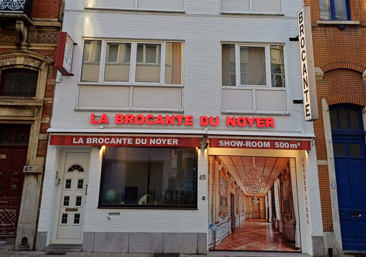 nouvelle façade brocante du noyer à Bruxelles