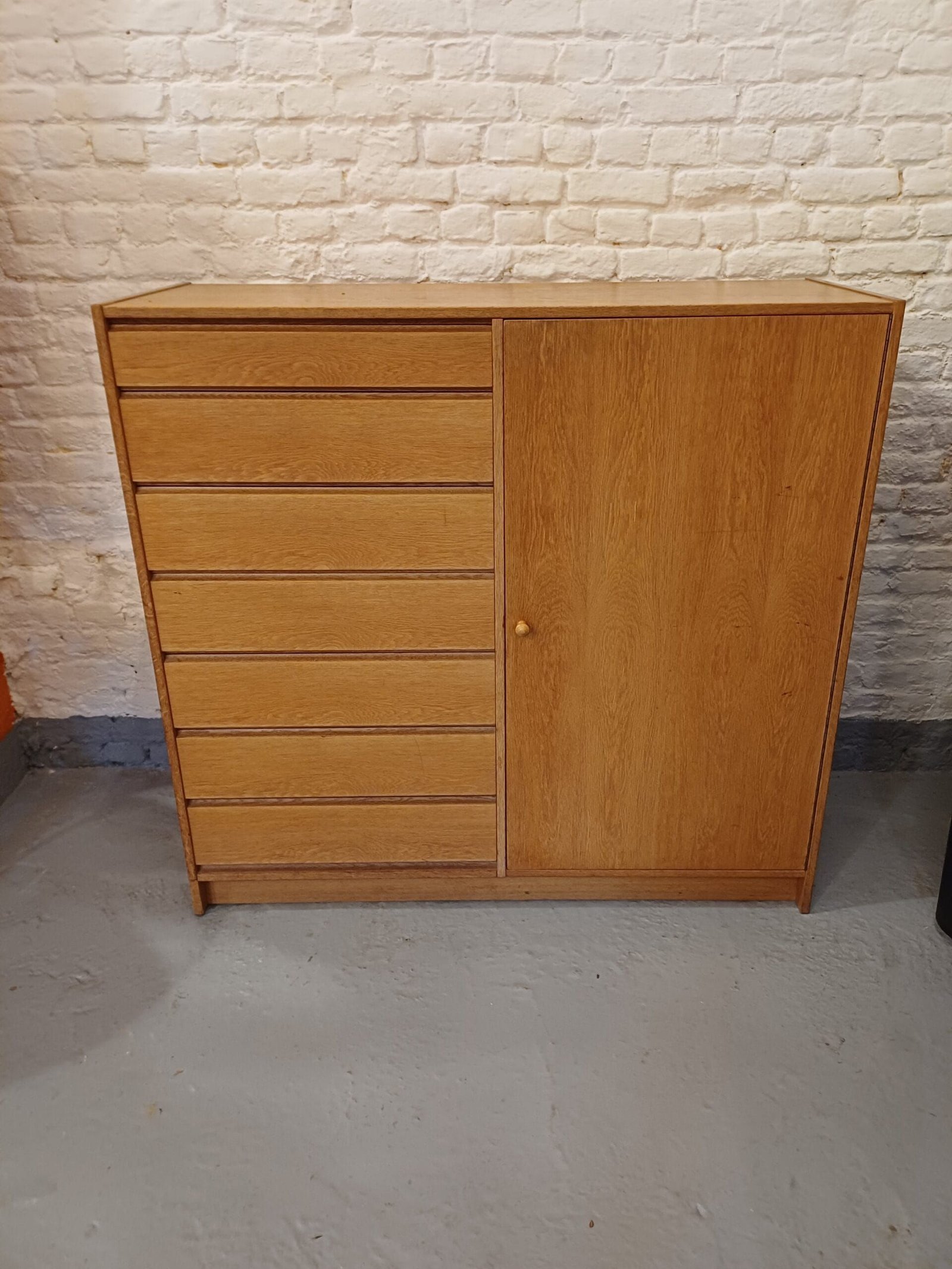 Commode scandinave