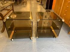 Paire de meubles d’appoint roulants