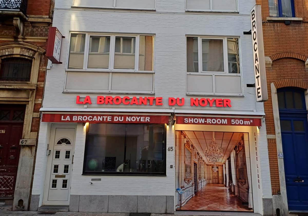 nouvelle façade brocante du noyer à Bruxelles