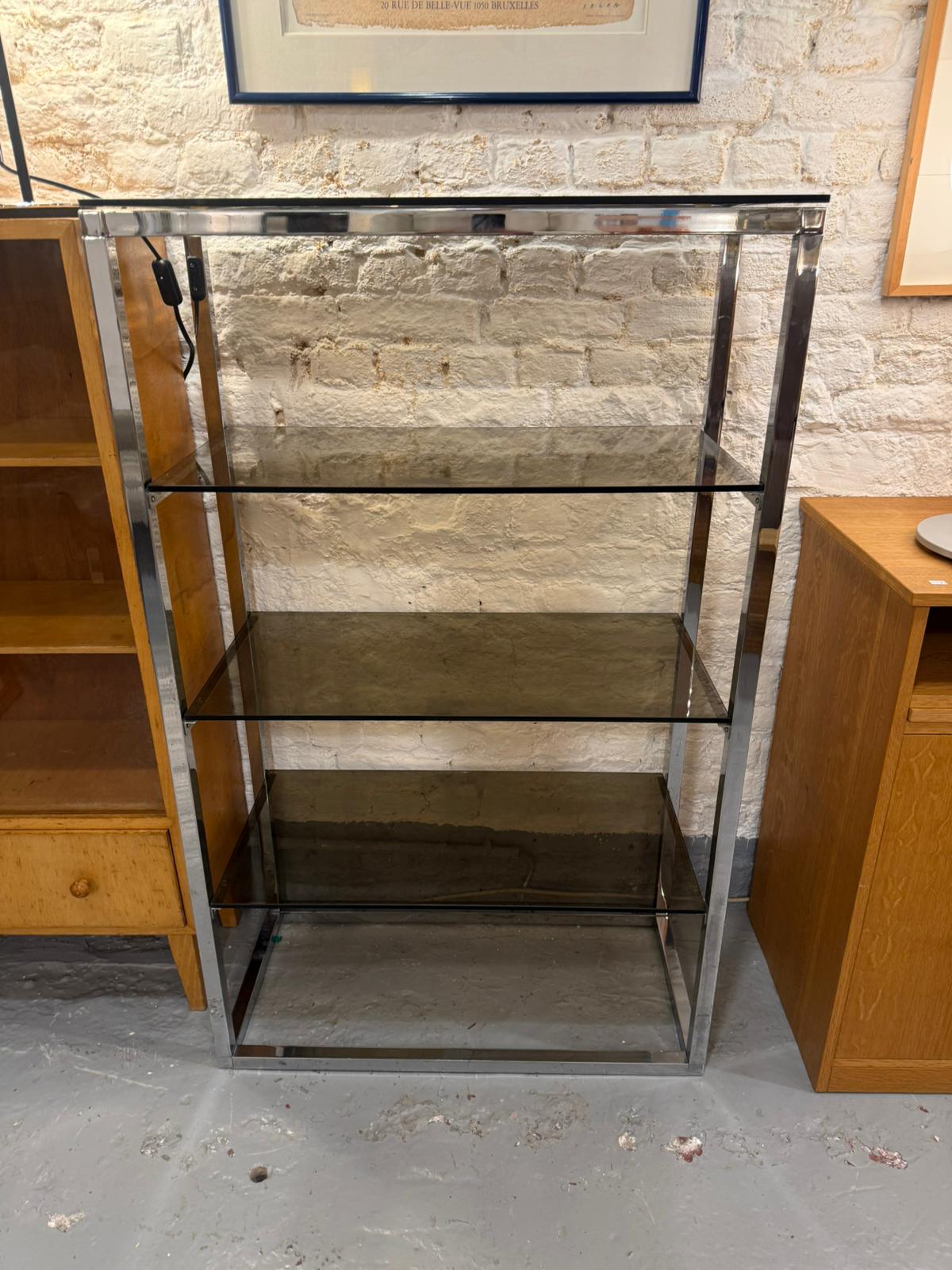 Petite étagère en verre