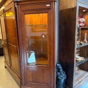 Vitrine d'angle en merisier