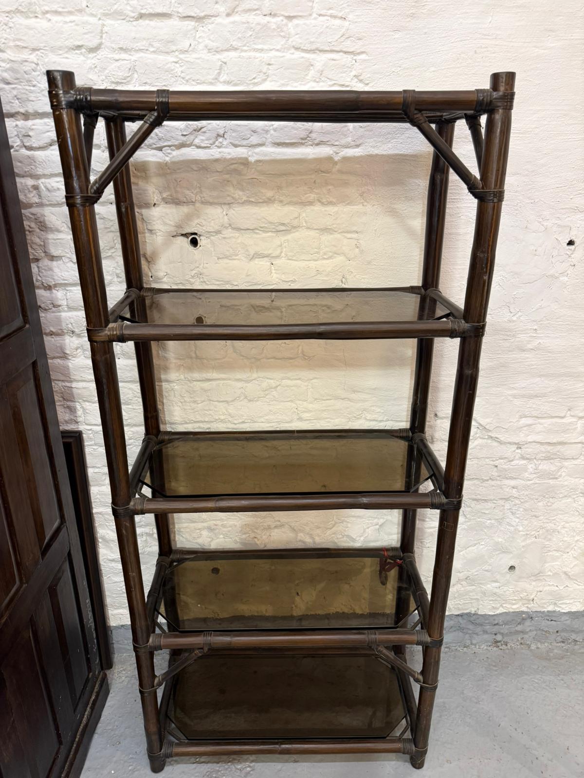 Etagère en bambou
