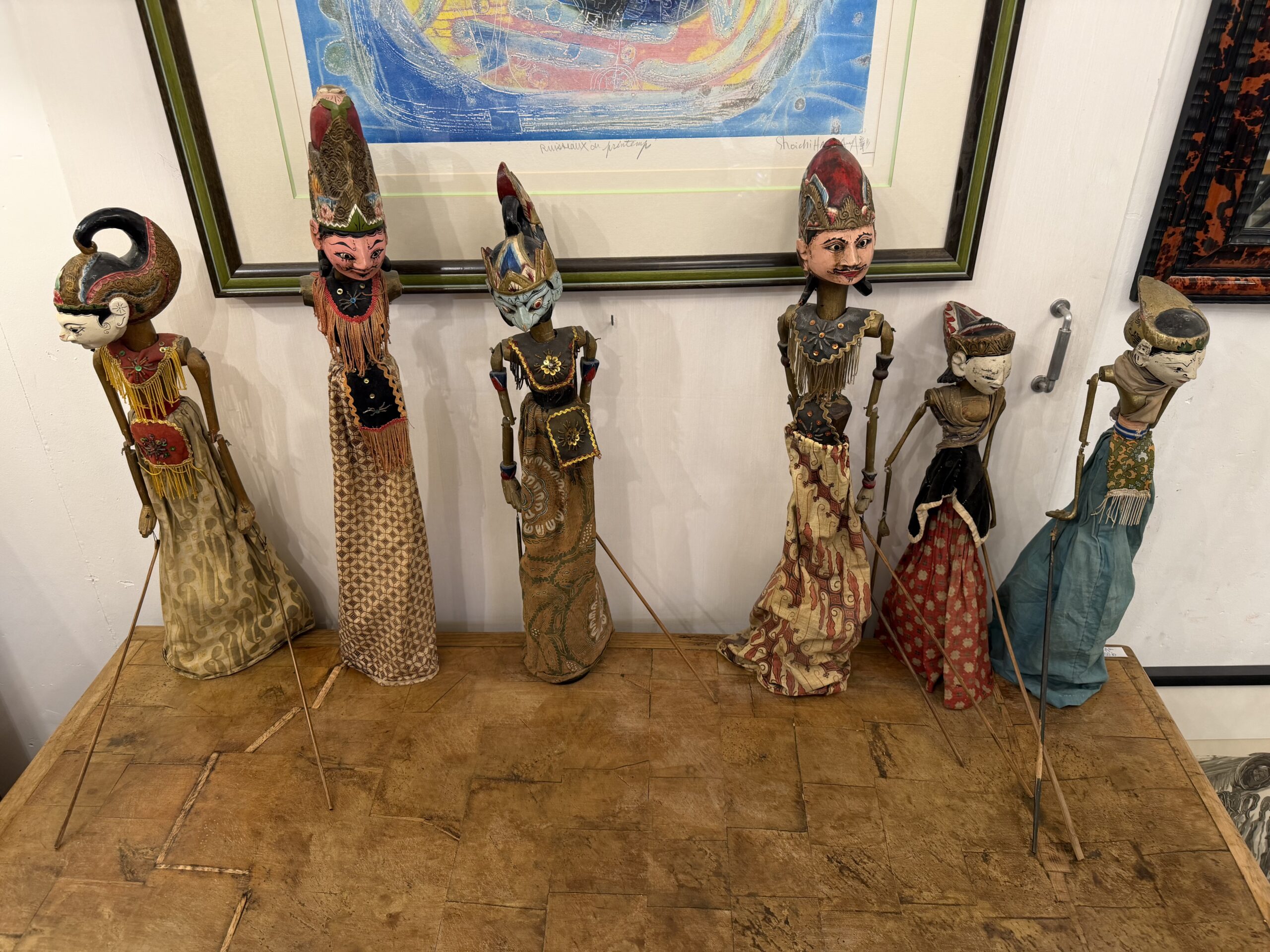 Lot de 6 marionnettes traditionnelles indonésiennes (Wayang Golek)