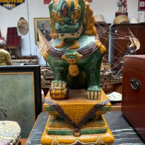 Lion gardien chinois en céramique émaillée