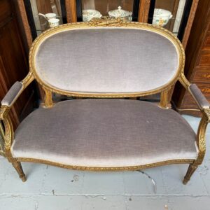 Banquette corbeille de style Louis XVI