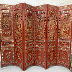 Paravent chinois à 8 panneaux en bois sculpté et laqué rouge
