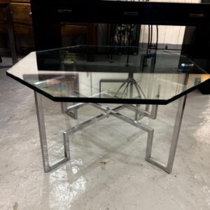Table basse octogonale en verre et métal chromé
