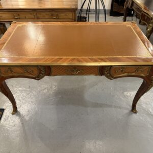 Bureau de style Louis XV