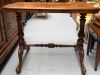 Table d&rsquo;époque victorienne en noyer