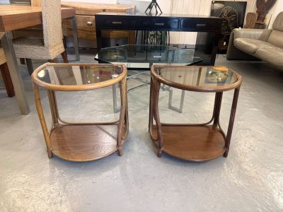 Paire de table d&rsquo;appoint en rotin