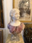 Buste féminin en marbre et albâtre