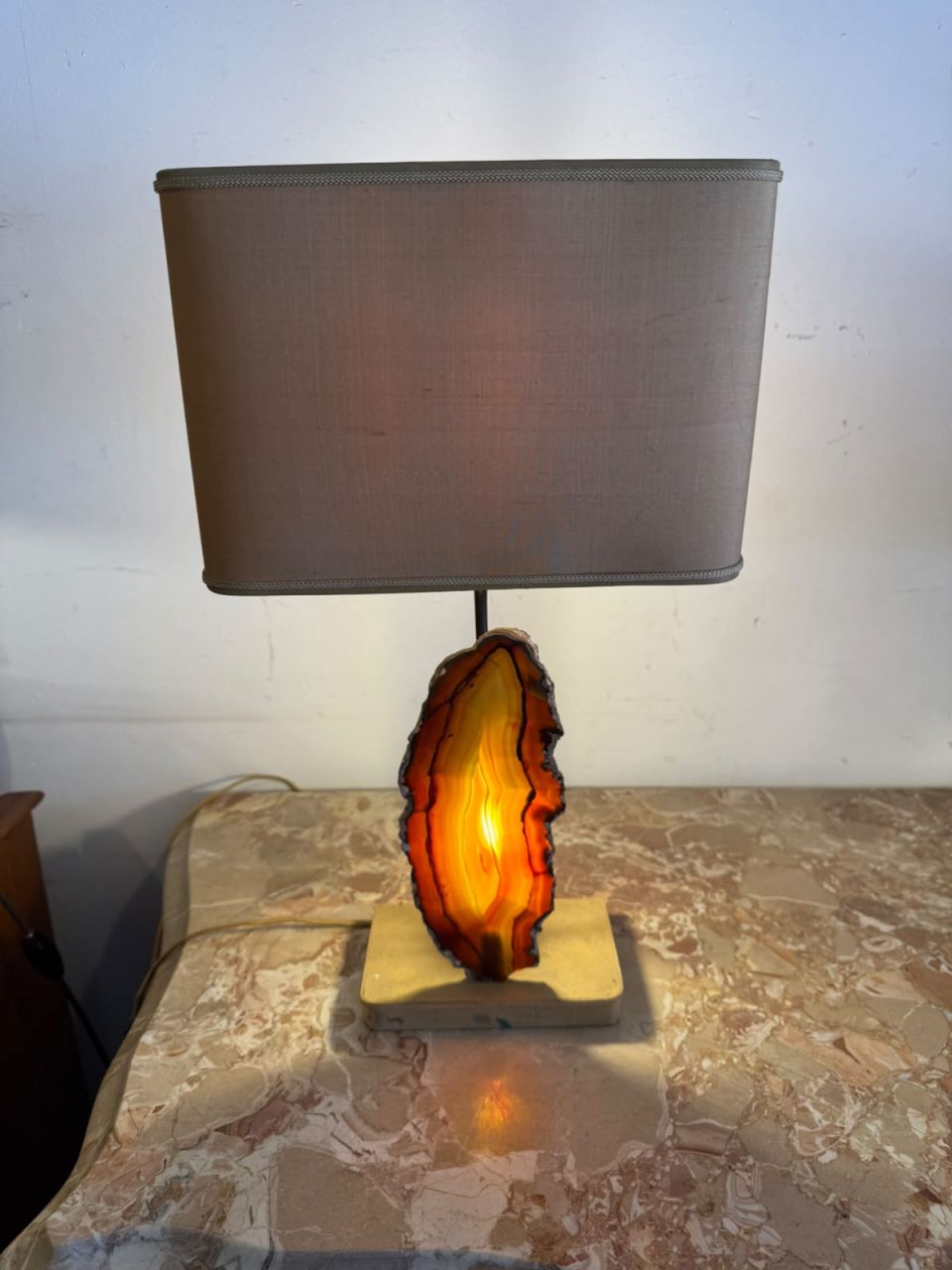 lampe avec agate rétroéclairée