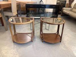 Paire de table d&rsquo;appoint en rotin