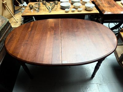 table ovale en acajou