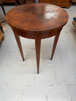 Table ronde marquetée – style Louis XVI